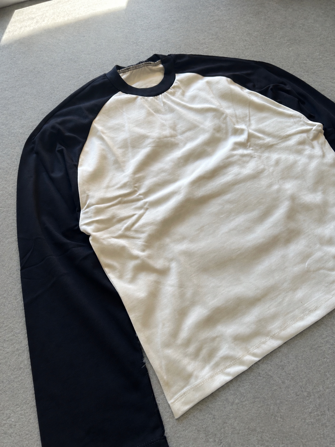 Longsleeve raglan bianco e blu
