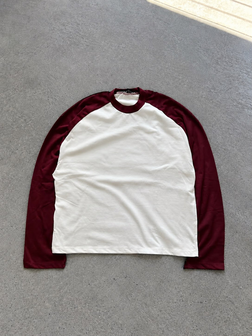 Longsleeve Raglan Bianca e Bordeaux