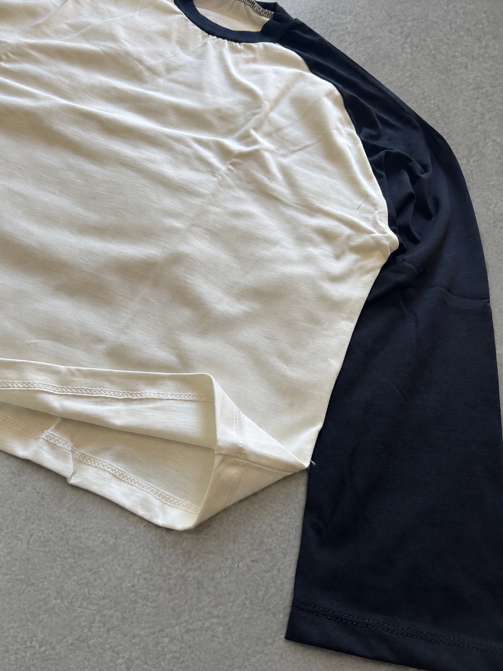 Longsleeve raglan bianco e blu